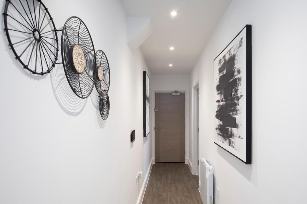 צ'לטנהם Elliot Oliver - Luxury 2 Bedroom Regency Apartment With Parking & Ev Charger מראה חיצוני תמונה