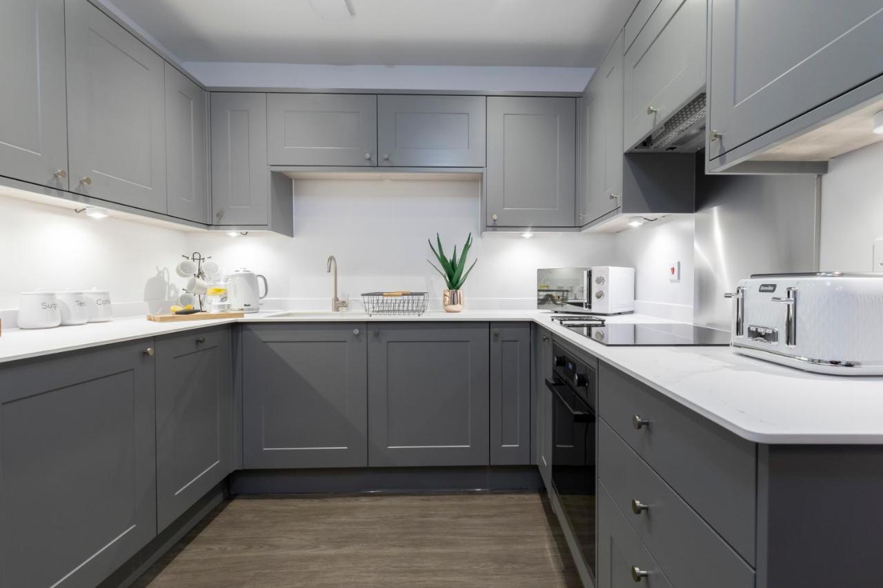 צ'לטנהם Elliot Oliver - Luxury 2 Bedroom Regency Apartment With Parking & Ev Charger מראה חיצוני תמונה