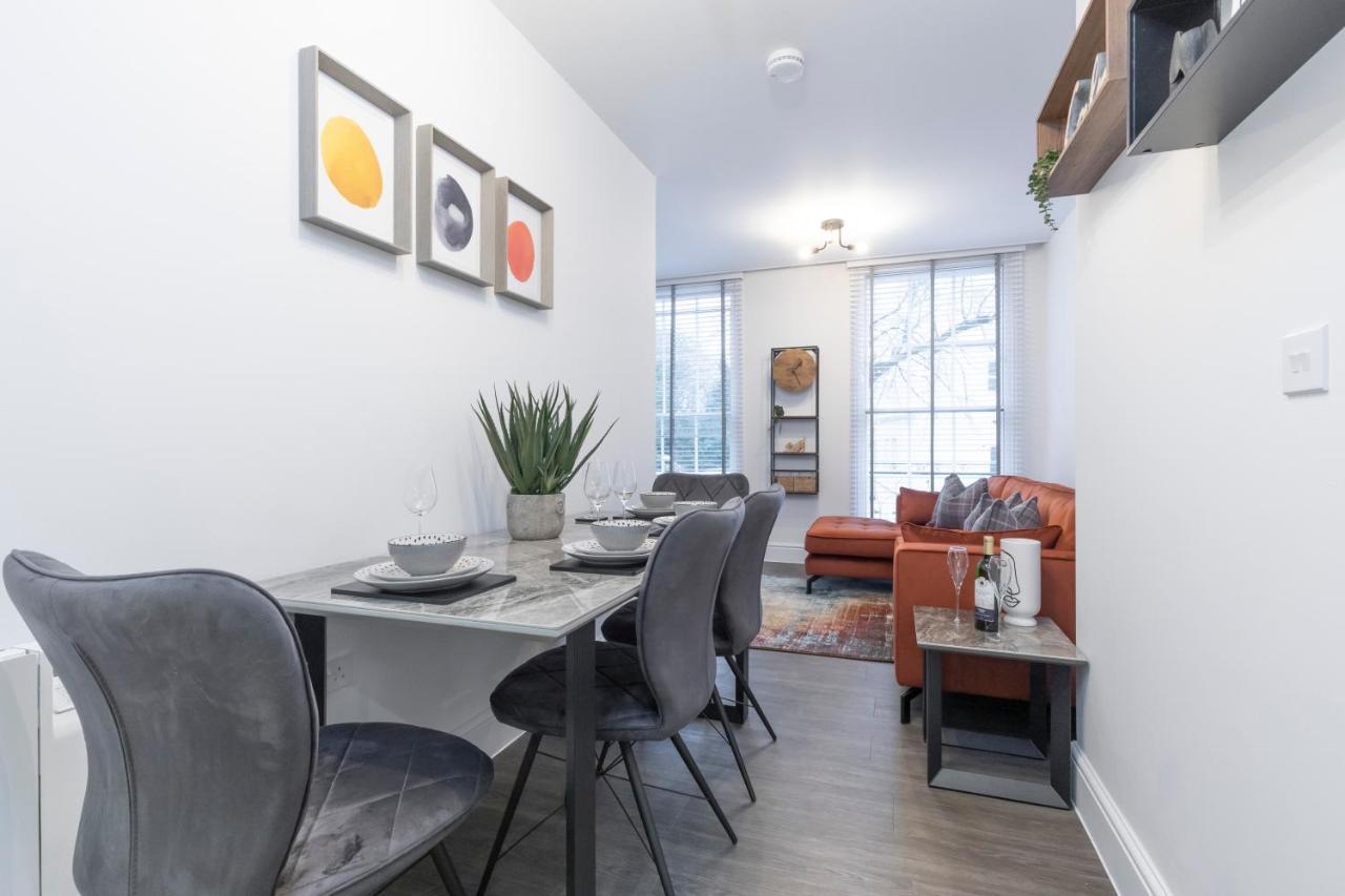 צ'לטנהם Elliot Oliver - Luxury 2 Bedroom Regency Apartment With Parking & Ev Charger מראה חיצוני תמונה